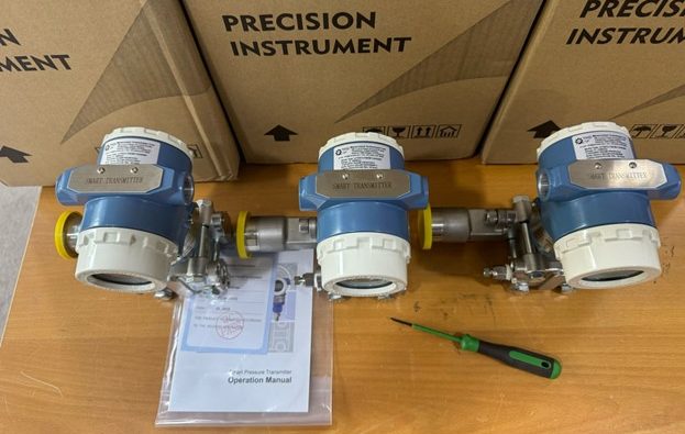 pressure sensor for liquid tanks in manufacturing industry